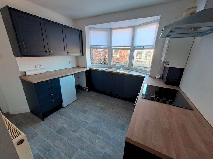 2 Bedroom Flat To Rent In Broadway, Liverpool, L11