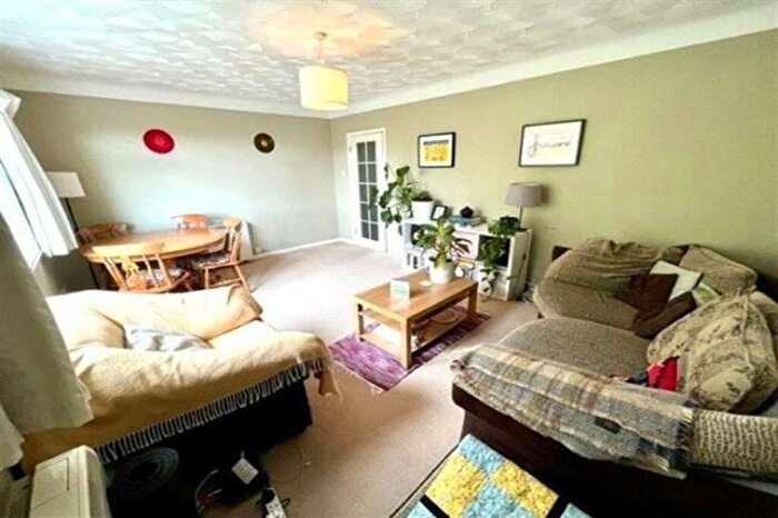 2 Bedroom Flat To Rent In Winn Road, Winn Court Winn Road, SO17