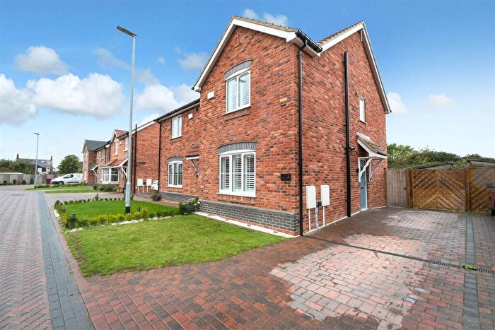 2 Bedroom Semi-Detached House For Sale In Albert Close, Barnetby, DN38