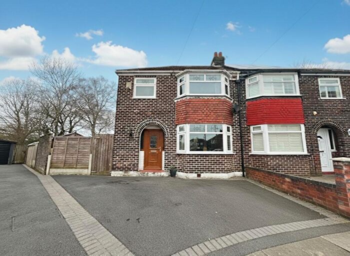 3 Bedroom Semi Detached House For Sale In Hartley Grove, Irlam, M44