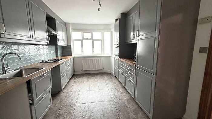 4 Bedroom Property To Rent In Rayners Lane, Harrow, HA2