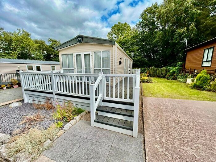 3 Bedroom Mobile/park Home For Sale In Penrefail Crossroads, Moelfre, Abergele, LL22