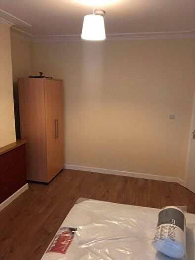 5 Bedroom Terraced House To Rent In Babington Road, Hendon, NW4