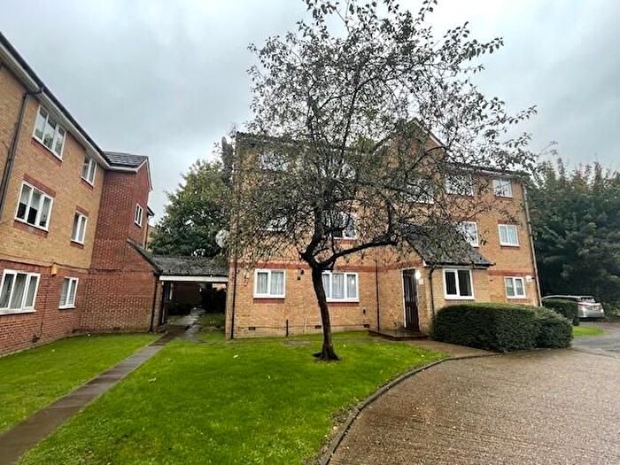 1 Bedroom Flat To Rent In Barbot Close, Edmonton, London, N9