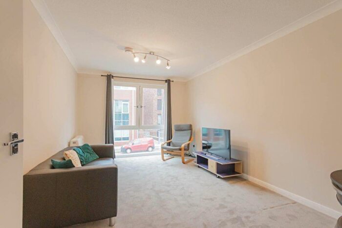 2 Bedroom Flat To Rent In L Logie Green Road, Edinburgh, EH7
