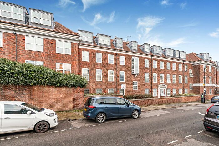 2 Bedroom Flat For Sale In Glenhurst Road, Brentford, TW8