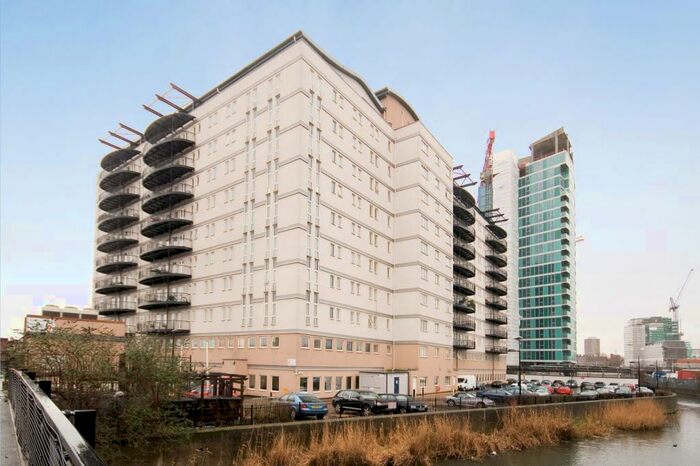 2 Bedroom Flat To Rent In Central House, - High Street, London, E15