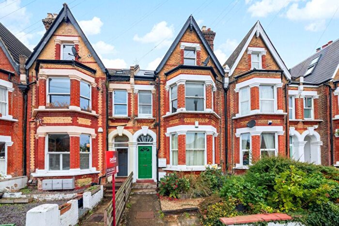2 Bedroom Apartment For Sale In Deerbrook Road, Herne Hill, London, SE24