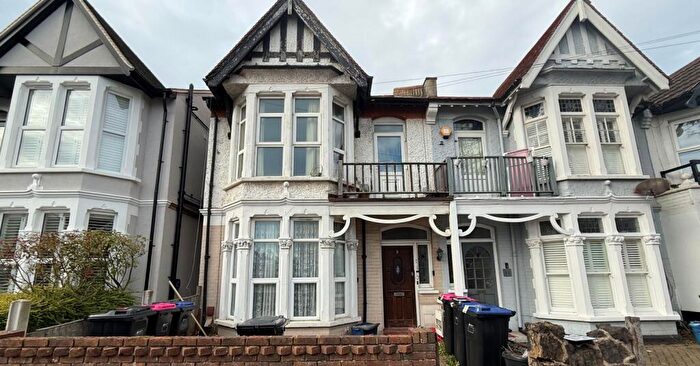 2 Bedroom Flat For Sale In A Lifstan Way, Southend On Sea, Essex, SS1