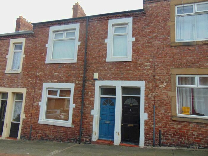 2 Bedroom Flat To Rent In Napier Road, Swalwell, NE16