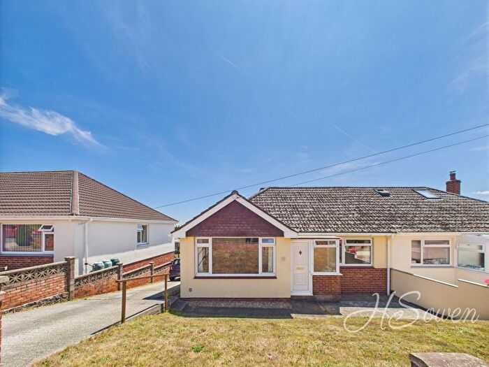 3 Bedroom Semi-Detached Bungalow For Sale In Golden Park Avenue, Torquay, TQ2