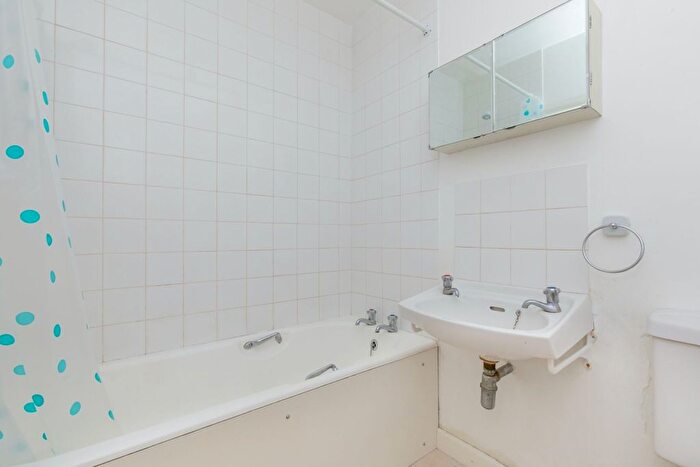1 Bedroom Flat To Rent In Cromwell Road, Hove, East Sussex, BN3