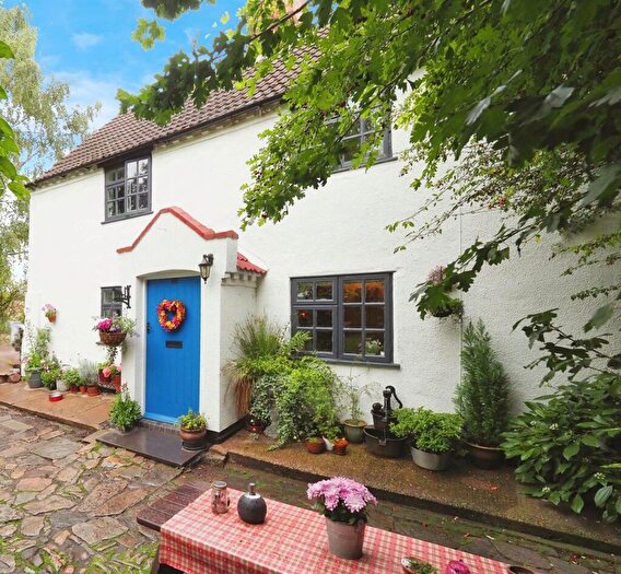 2 Bedroom Semi-Detached House For Sale In Rempstone Road, Hoton, Loughborough, LE12