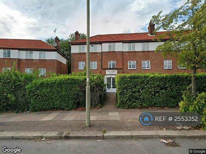 2 Bedroom Flat To Rent In Hale Lane, Edgware, HA8