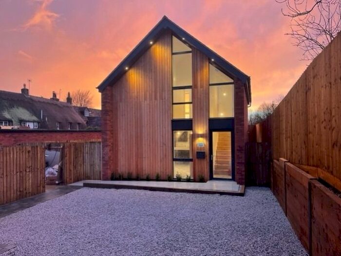 3 Bedroom Detached House For Sale In Cedar Gable, Chackmore, Buckingham MK18