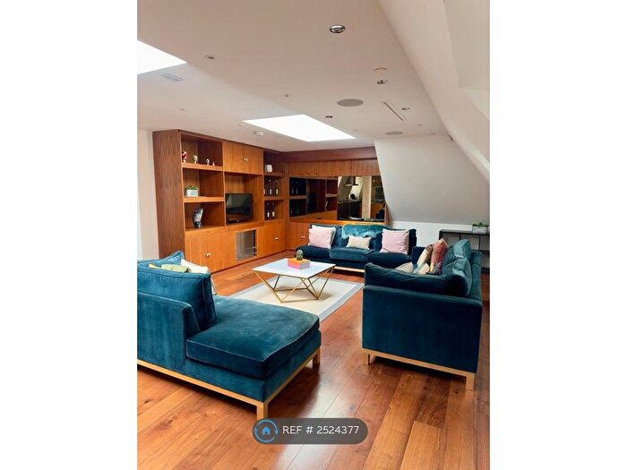 3 Bedroom Flat To Rent In Bull Inn Court, London, WC2R