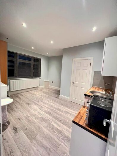 1 Bedroom Flat To Rent In Coniston Road, Bromley BR1