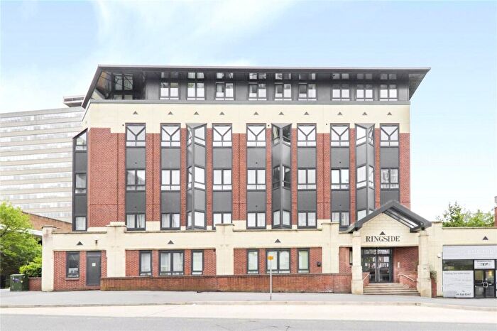 2 Bedroom Flat For Sale In Ringside, High Street, Bracknell, Berkshire, RG12