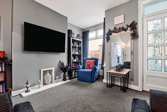 2 Bedroom Terraced House For Sale In Poplar Grove, Harrogate, HG1