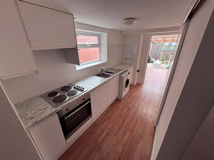 1 Bedroom Flat To Rent In Brecon Road, Enfield, EN3