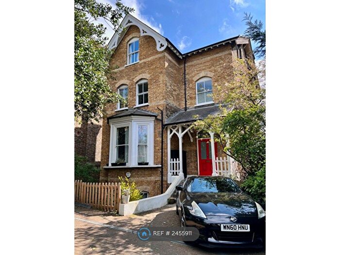3 Bedroom Flat To Rent In Honor Oak Road, London, SE23