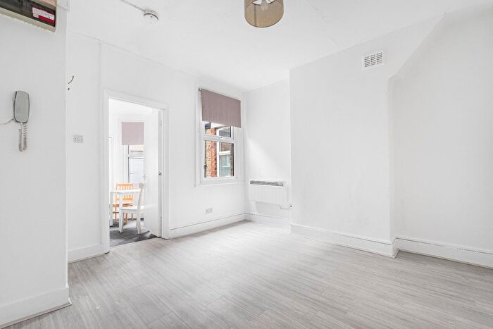 1 Bedroom Flat To Rent In Belsham Street, London, E9