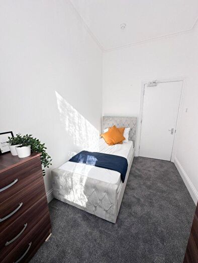 1 Bedroom Flat To Rent In Walm Lane, NW2