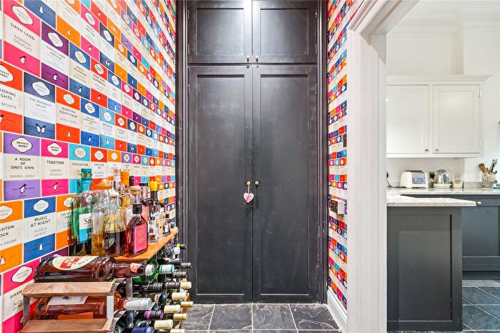 2 Bedroom Flat For Sale In Clapham Common North Side, London, SW4