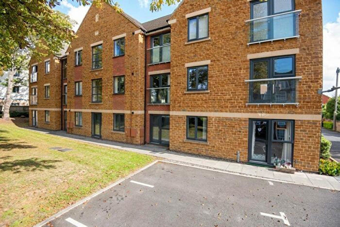 1 Bedroom Flat For Sale In Broad Green, Wellingborough, NN8
