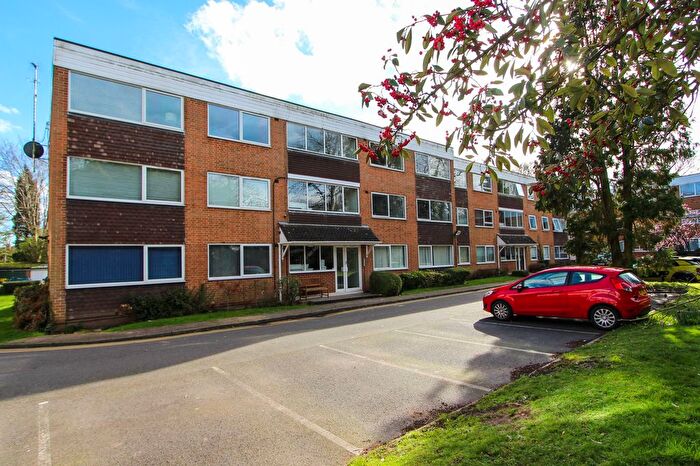 2 Bedroom Flat For Sale In Kingston Court, Lichfield Road, Four Oaks, B74