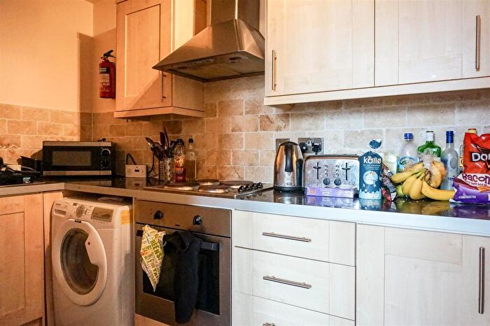 2 Bedroom Apartment To Rent In Otley Road, Leeds, LS6