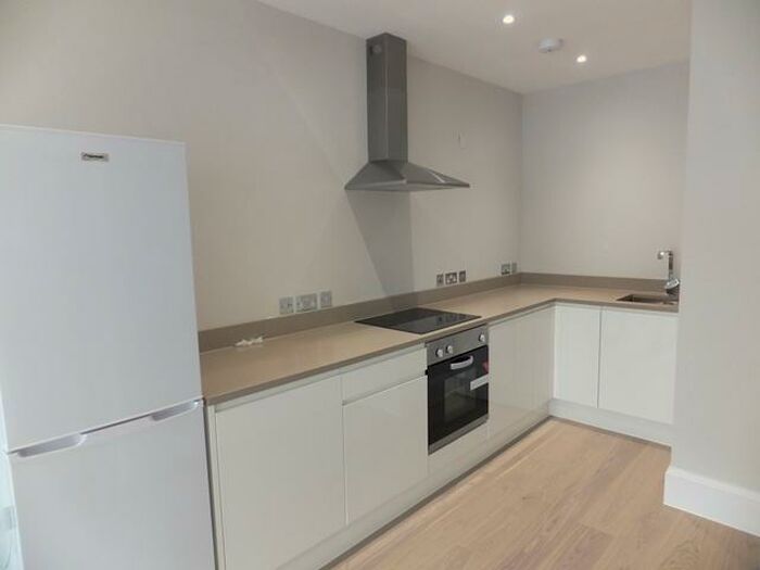 1 Bedroom Apartment To Rent In Croydon Road, Caterham, Surrey, CR3