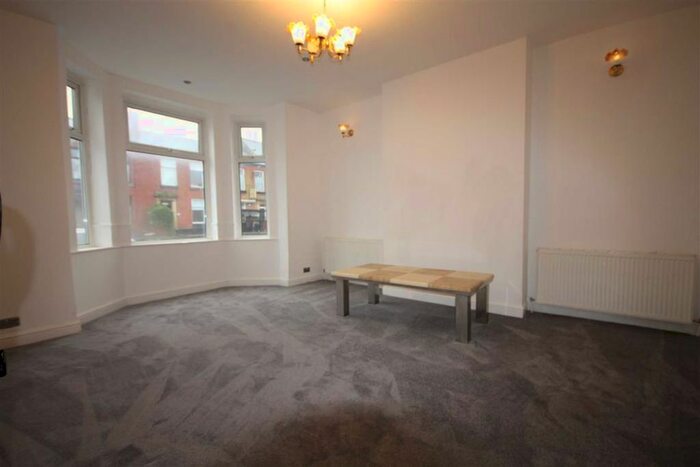 4 Bedroom Semi-Detached House To Rent In Stockport Road, Ashton-Under-Lyne, Tameside, OL7