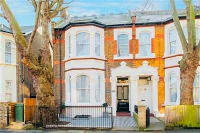 Flat To Rent In Clova Road E7