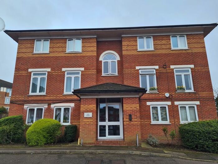 1 Bedroom Flat To Rent In Swynford Gardens, Hendon, London, NW4