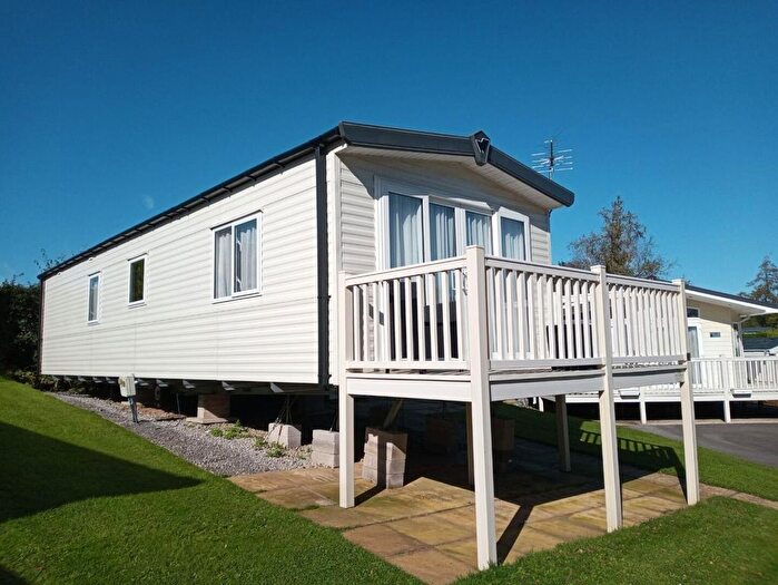 2 Bedroom Mobile/park Home For Sale In Ribble Valley Country Amp; Leisure Park, Paythorne, Clitheroe, BB7