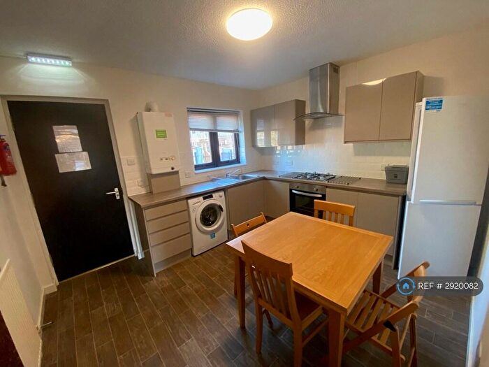 4 Bedroom Terraced House To Rent In Abercromby Street, Glasgow, G40