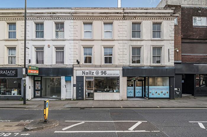 2 Bedroom Flat For Sale In West Street, Fareham, Hampshire, PO16