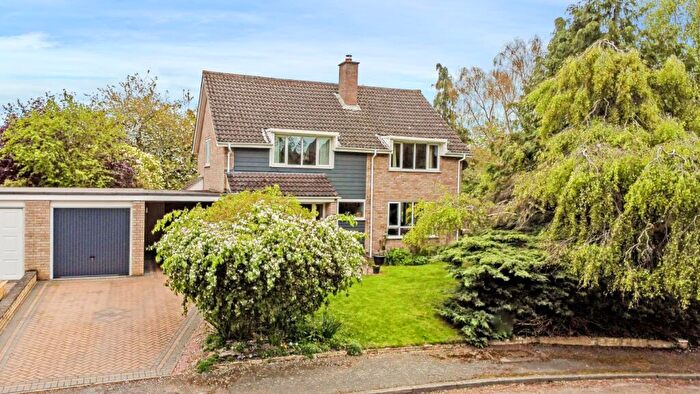 4 Bedroom Detached House For Sale In Yelling, St Neots, PE19