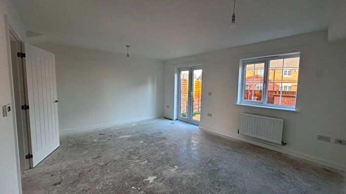 3 Bedroom Semi-Detached House For Sale In Isleport Road, Highbridge, TA9