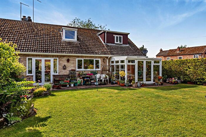 3 Bedroom Semi-Detached House For Sale In Stamford Lane, Warmington, PE8