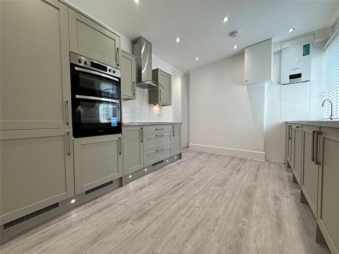 4 Bedroom Flat To Rent In Muswell Hill Broadway, London, N10