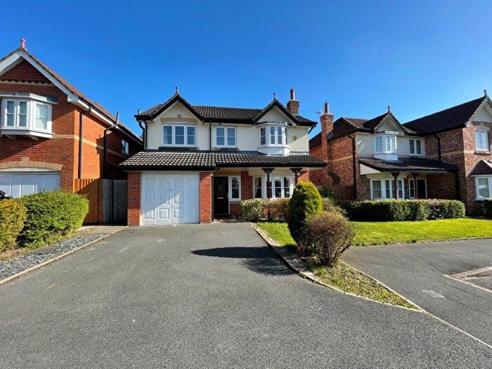 4 Bedroom Detached House For Sale In Higherbrook Close, Horwich, Bolton, BL6