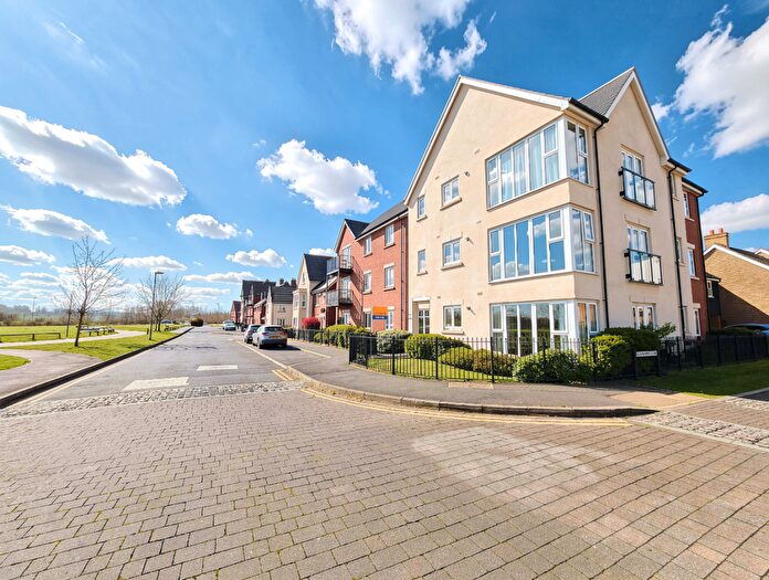 2 Bedroom Flat For Sale In Venus Avenue, Biggleswade, SG18