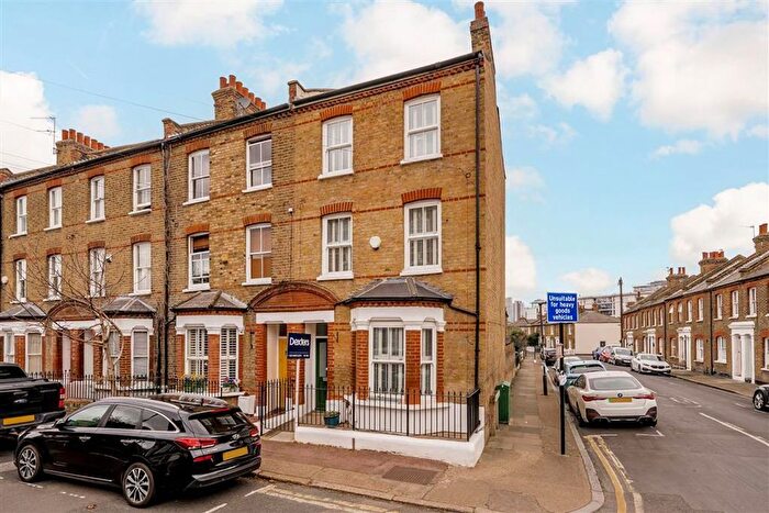 4 Bedroom Property For Sale In Old Woolwich Road, Greenwich, SE10