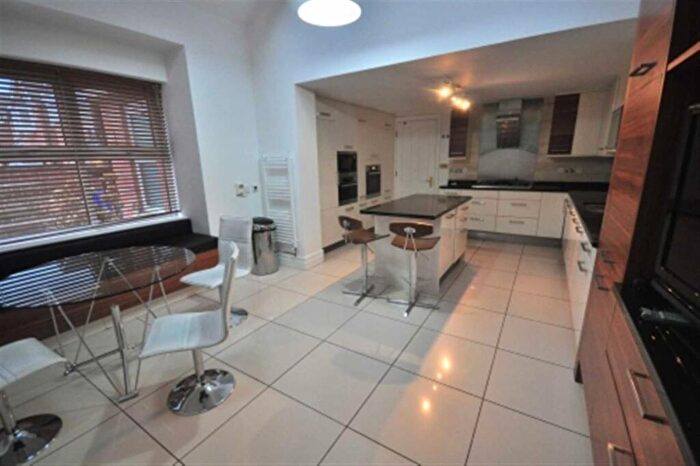 6 Bedroom Semi Detached House To Rent In Meridian Place, Withington, M20