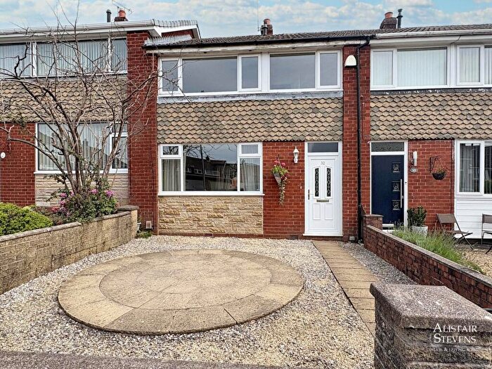 3 Bedroom Town House For Sale In The Sycamores, Lees, OL4