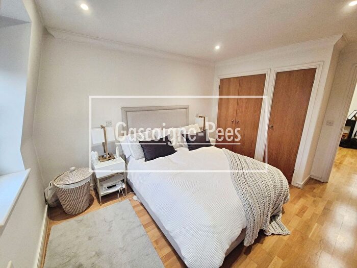 1 Bedroom Flat To Rent In Waynflete House, Esher, KT10