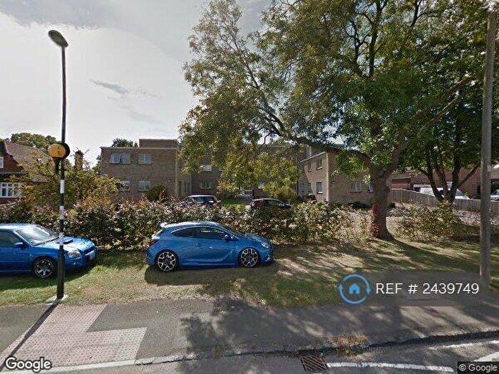 2 Bedroom Flat To Rent In Gosford Hill Court, Kidlington, OX5