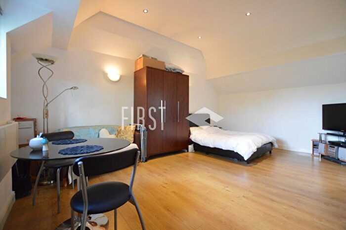 Studio To Rent In St. James Road, Highfields, LE2